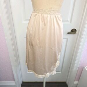 Vassarette Womens Vtg Beige Half Slip Lace Trim Size S Side Slit Lingerie